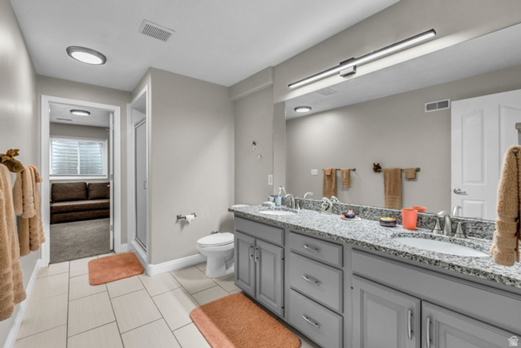 Image 10 of property listing at 486 W 350 S, Layton, UT 84041