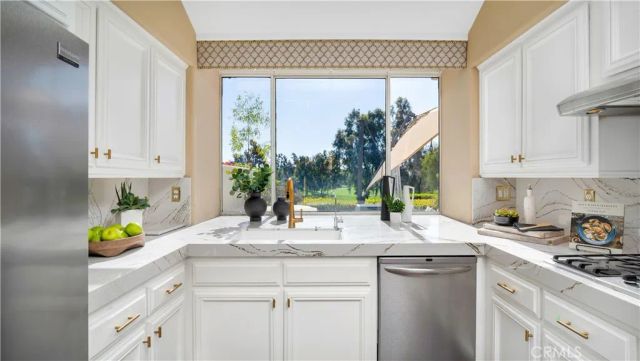 4 Vista Frondosa, Rancho Santa Margarita, CA 92688