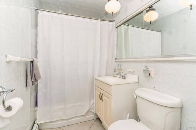 20 Peacock Lane, Levittown, NY 11756