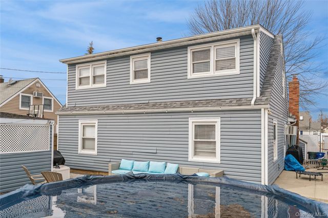 20 Peacock Lane, Levittown, NY 11756