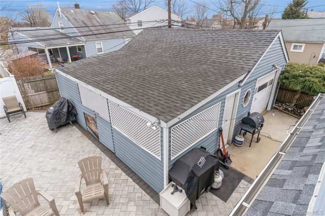 20 Peacock Lane, Levittown, NY 11756