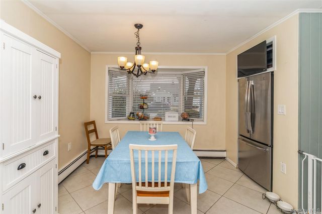 20 Peacock Lane, Levittown, NY 11756