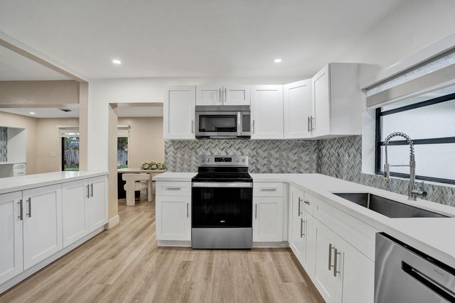 885 Azalea Court, Plantation, FL 33317