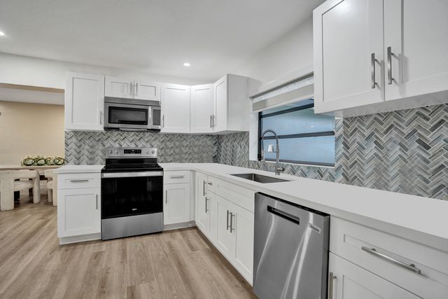 885 Azalea Court, Plantation, FL 33317