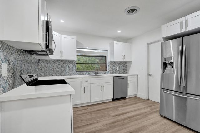885 Azalea Court, Plantation, FL 33317