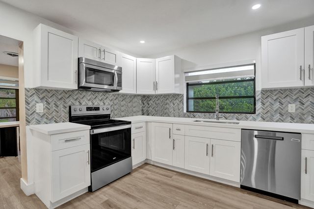 885 Azalea Court, Plantation, FL 33317