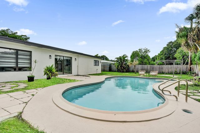 885 Azalea Court, Plantation, FL 33317