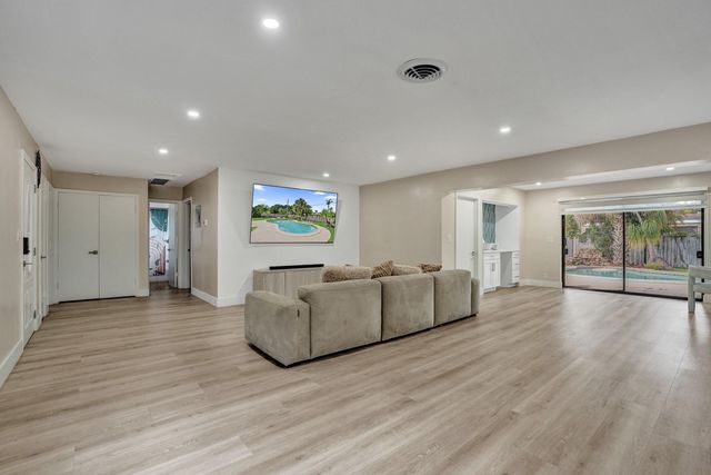 885 Azalea Court, Plantation, FL 33317