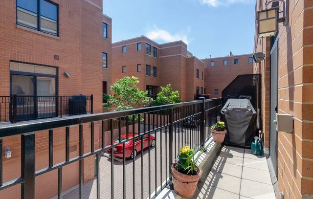 1125 W Monroe Street, Chicago, IL 60607