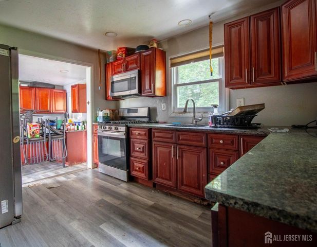 15 Lee Street, East Brunswick, NJ 08816