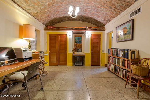 515 S Convent Avenue, Tucson, AZ 85701