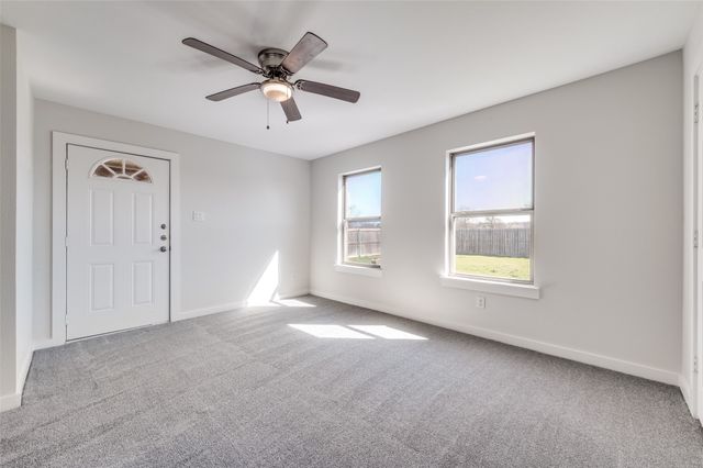 614 N 6th Street, Gunter, TX 75058