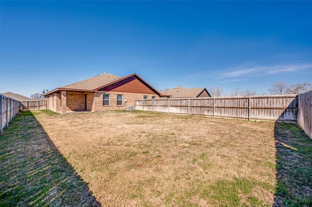 614 N 6th Street, Gunter, TX 75058