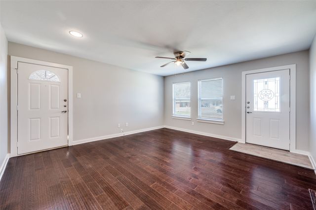 614 N 6th Street, Gunter, TX 75058