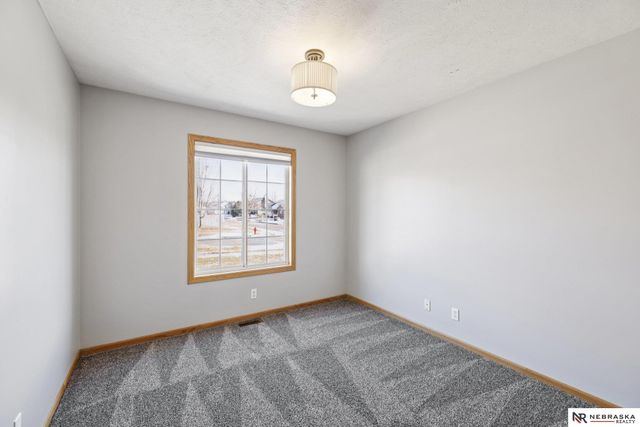 7433 S 18th Street, Lincoln, NE 68512