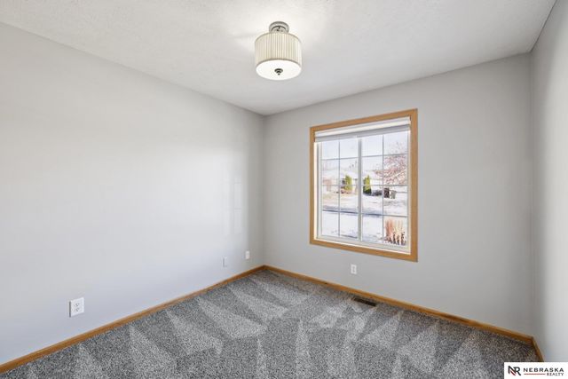 7433 S 18th Street, Lincoln, NE 68512