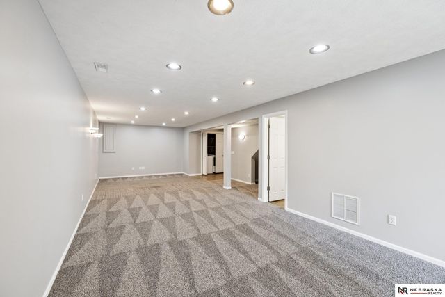 7433 S 18th Street, Lincoln, NE 68512