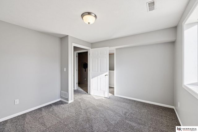 7433 S 18th Street, Lincoln, NE 68512