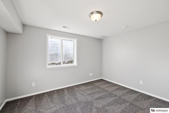 7433 S 18th Street, Lincoln, NE 68512