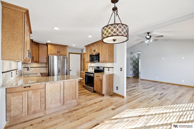 7433 S 18th Street, Lincoln, NE 68512