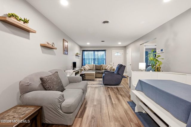 16 Hummingbird Lane 72, Manchester, NJ 08759
