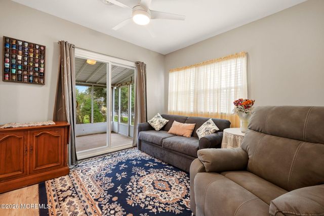 16 Hummingbird Lane 72, Manchester, NJ 08759