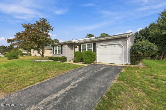 16 Hummingbird Lane 72, Manchester, NJ 08759
