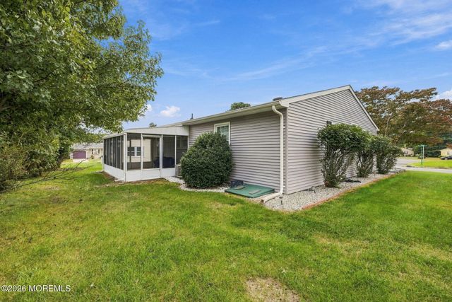 16 Hummingbird Lane 72, Manchester, NJ 08759
