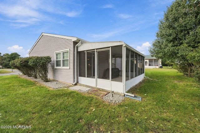 16 Hummingbird Lane 72, Manchester, NJ 08759