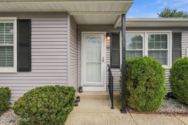 16 Hummingbird Lane 72, Manchester, NJ 08759