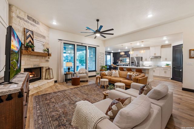 462 Curvatura, New Braunfels, TX 78132