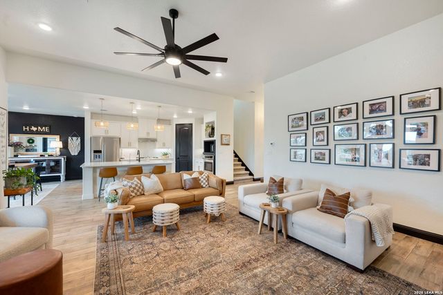 462 Curvatura, New Braunfels, TX 78132