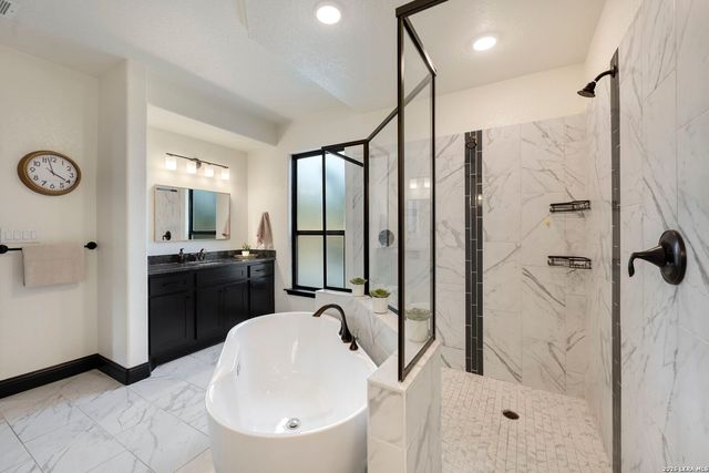 462 Curvatura, New Braunfels, TX 78132