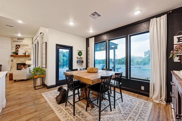 462 Curvatura, New Braunfels, TX 78132