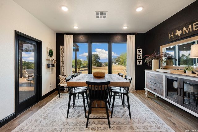 462 Curvatura, New Braunfels, TX 78132