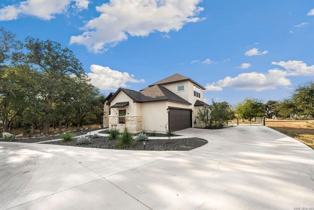 462 Curvatura, New Braunfels, TX 78132