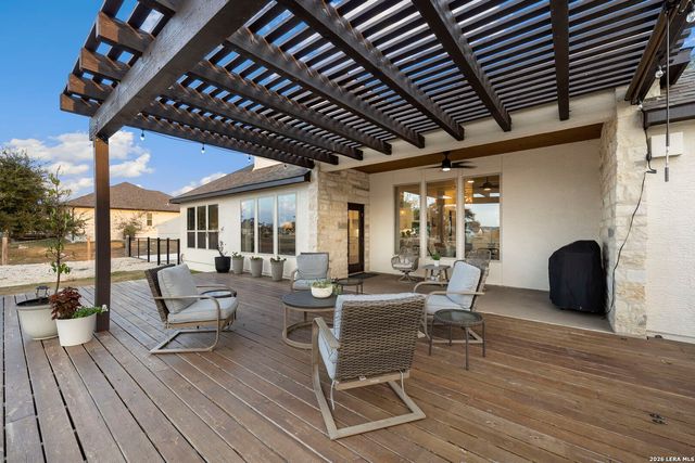 462 Curvatura, New Braunfels, TX 78132