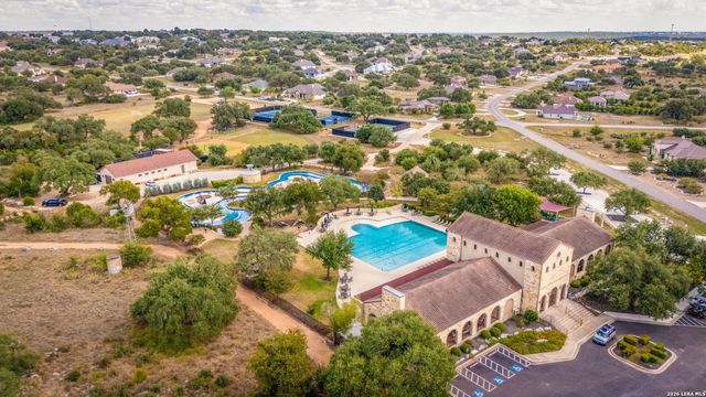 462 Curvatura, New Braunfels, TX 78132