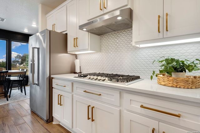 462 Curvatura, New Braunfels, TX 78132