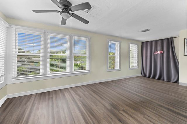 225 N M Street 1, Lake Worth Beach, FL 33460