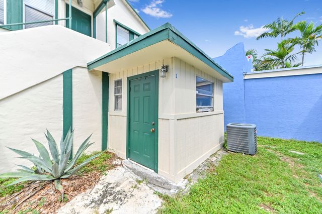225 N M Street 1, Lake Worth Beach, FL 33460