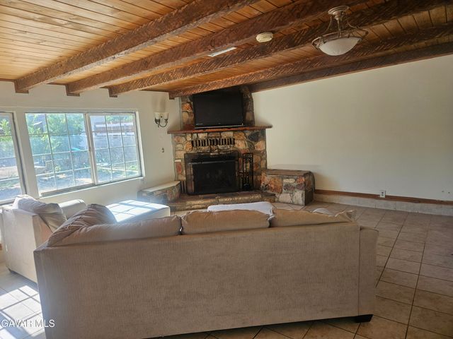 38539 36th Street East, Palmdale, CA 93550