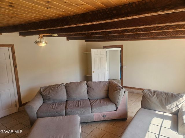 38539 36th Street East, Palmdale, CA 93550