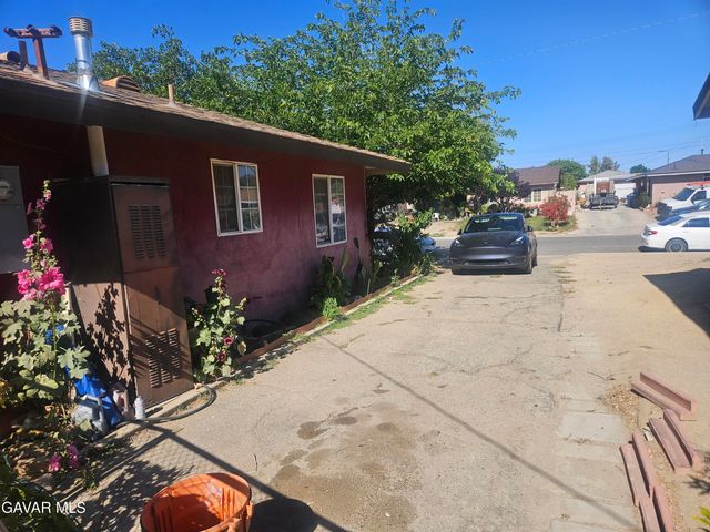 38539 36th Street East, Palmdale, CA 93550