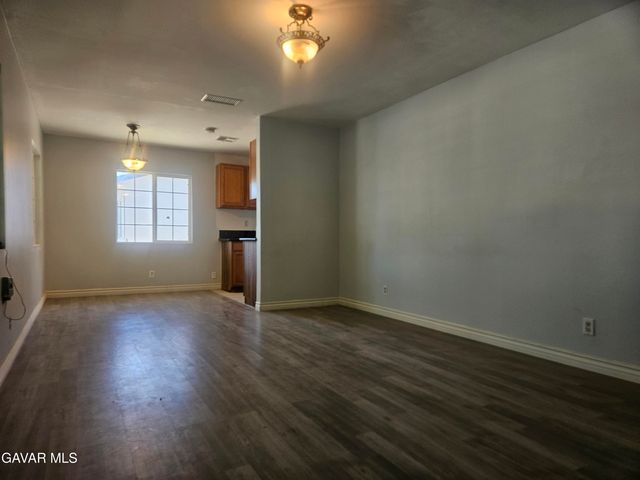 38539 36th Street East, Palmdale, CA 93550