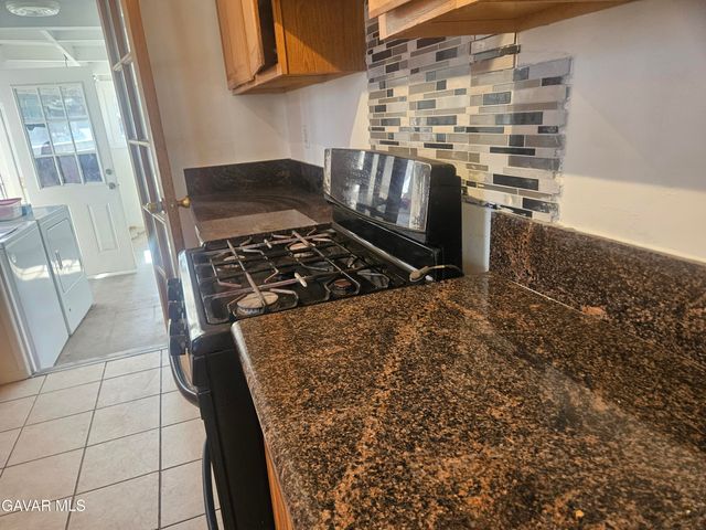 38539 36th Street East, Palmdale, CA 93550