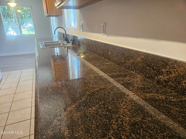 38539 36th Street East, Palmdale, CA 93550