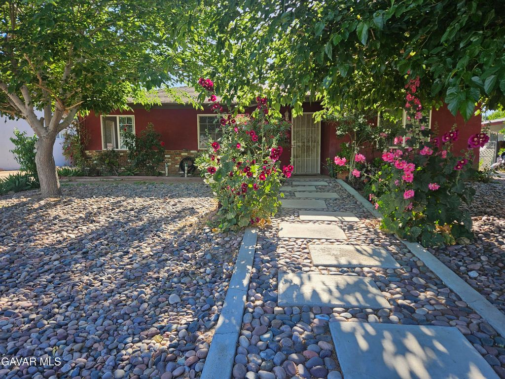 38539 36th Street East, Palmdale, CA 93550