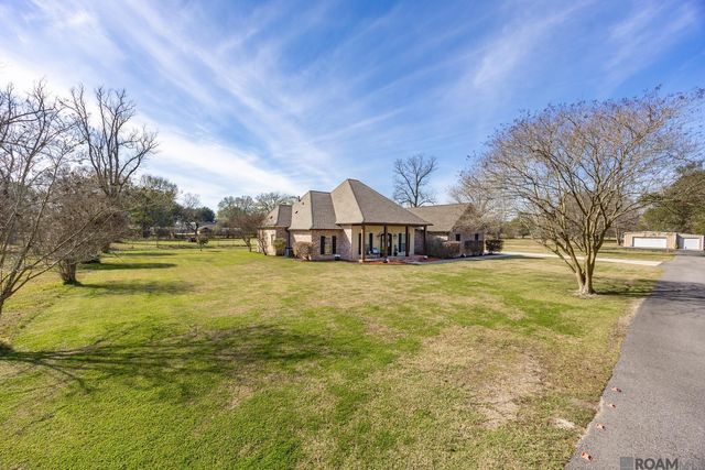 1685 Pecan St, Brusly, LA 70719