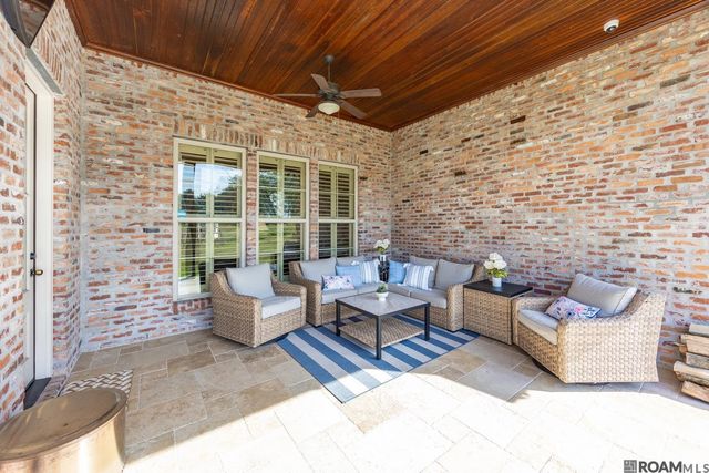 1685 Pecan St, Brusly, LA 70719